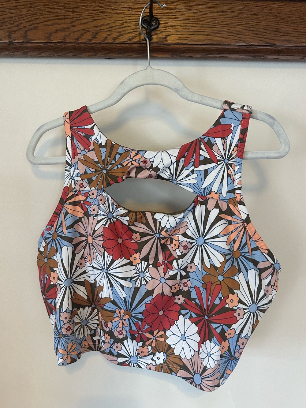 SO Floral Scoop-Back Crop Tank Top in Red, Blue, White & Brown